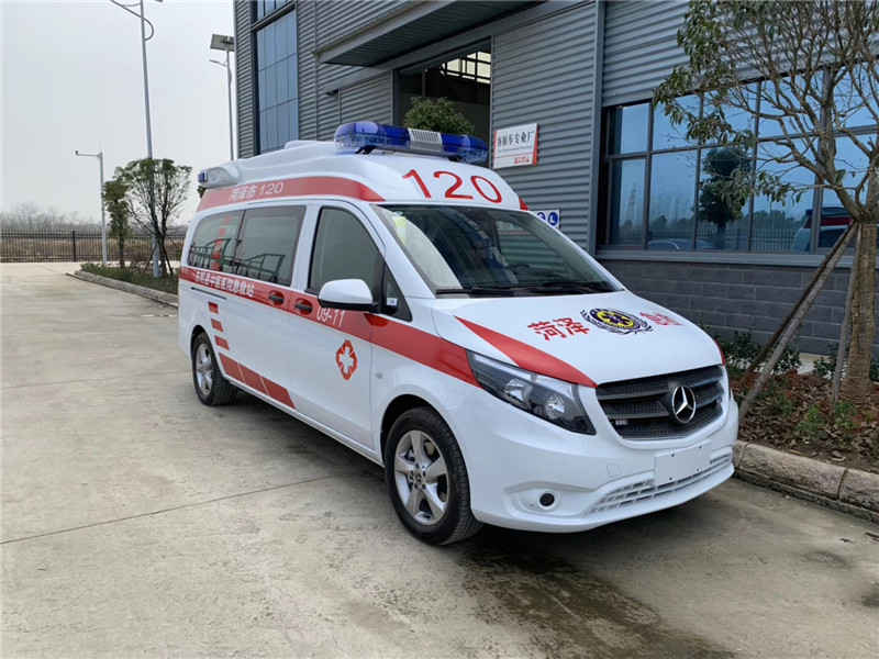 奔馳Vito(新威霆)高頂監(jiān)護型奔馳救護車